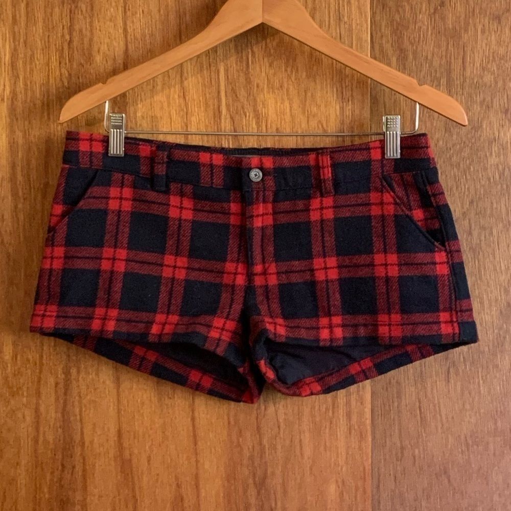 Abercrombie & Fitch Red and Black Plaid Women's Shorts